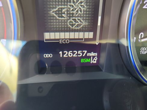 Used 2018 Toyota Highlander XLE FWD image 16