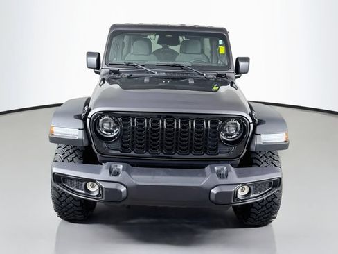Used 2025 Jeep Wrangler Unlimited Sport AWD/4WD image 2