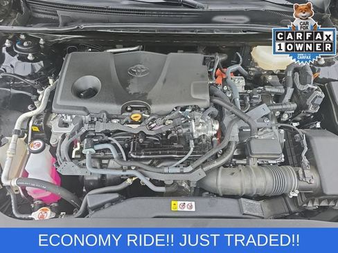 Used 2025 Toyota Camry SE FWD image 18