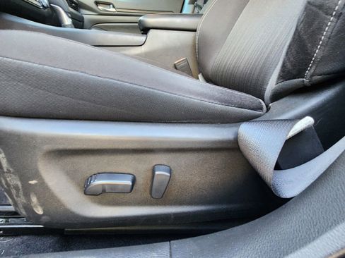 Used 2024 Nissan Altima 2.5 SV FWD image 10