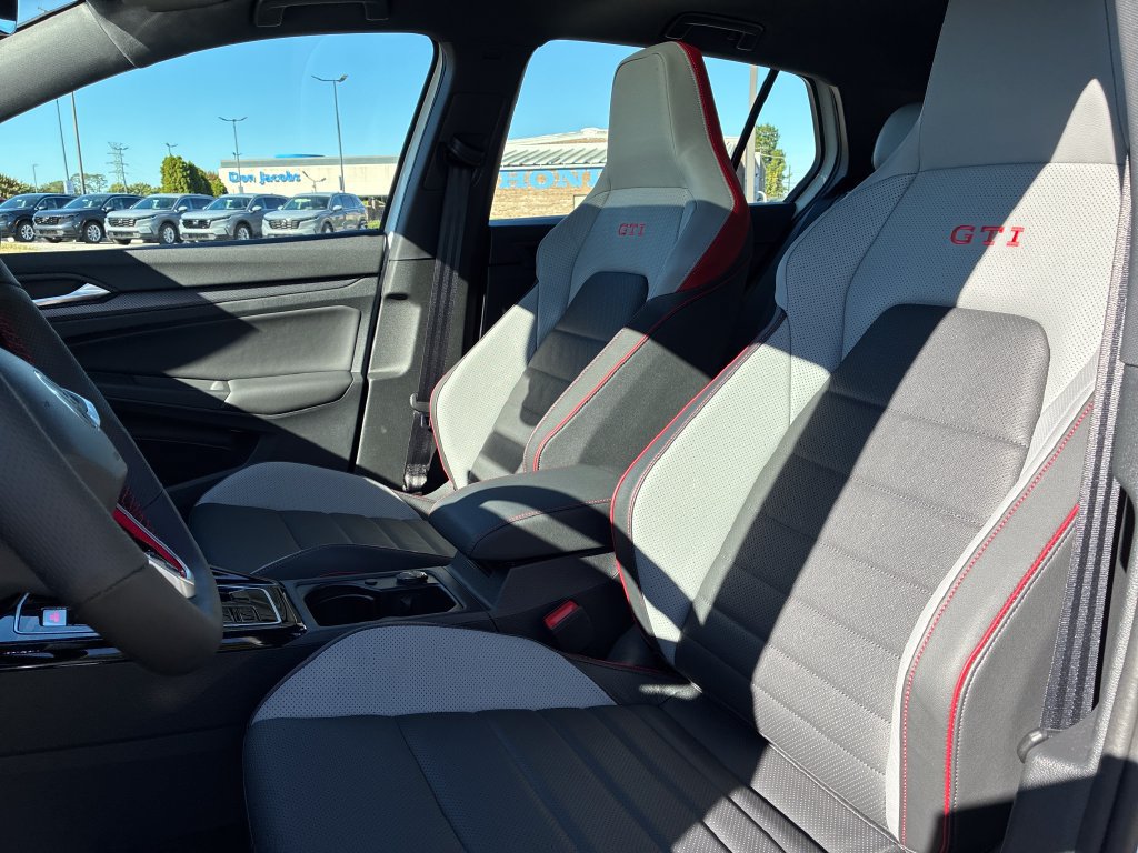 New 2026 Volkswagen GTI SE FWD image 11