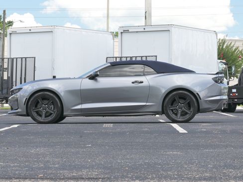 Used 2021 Chevrolet Camaro LT RWD image 8