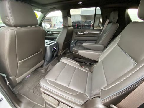 Used 2024 GMC Yukon Denali AWD/4WD image 14