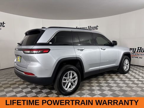 Used 2025 Jeep Grand Cherokee Laredo X RWD image 5
