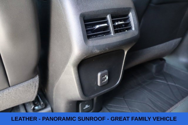 Used 2022 Chevrolet Equinox RS w/ RS Leather Package FWD image 6