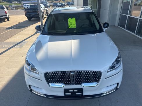 Used 2020 Lincoln Aviator Reserve w/ Equipment Group 202A image 11