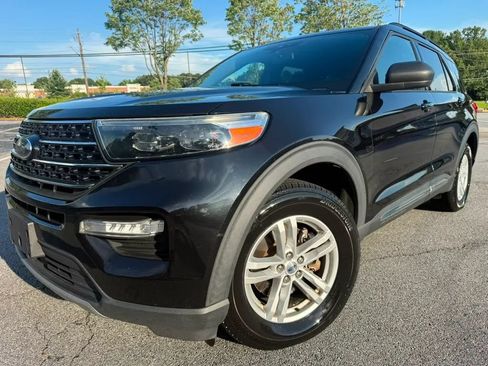 Used 2020 Ford Explorer XLT w/ Equipment Group 202A AWD/4WD image 2