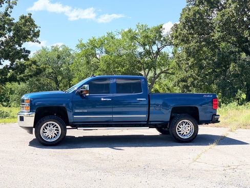 Used 2016 Chevrolet Silverado 2500 LTZ w/ Duramax Plus Package AWD/4WD image 2
