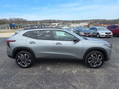 New 2026 Chevrolet Trax RS image 9