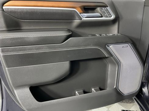 Used 2024 GMC Sierra 3500 Denali w/ Technology Package image 27