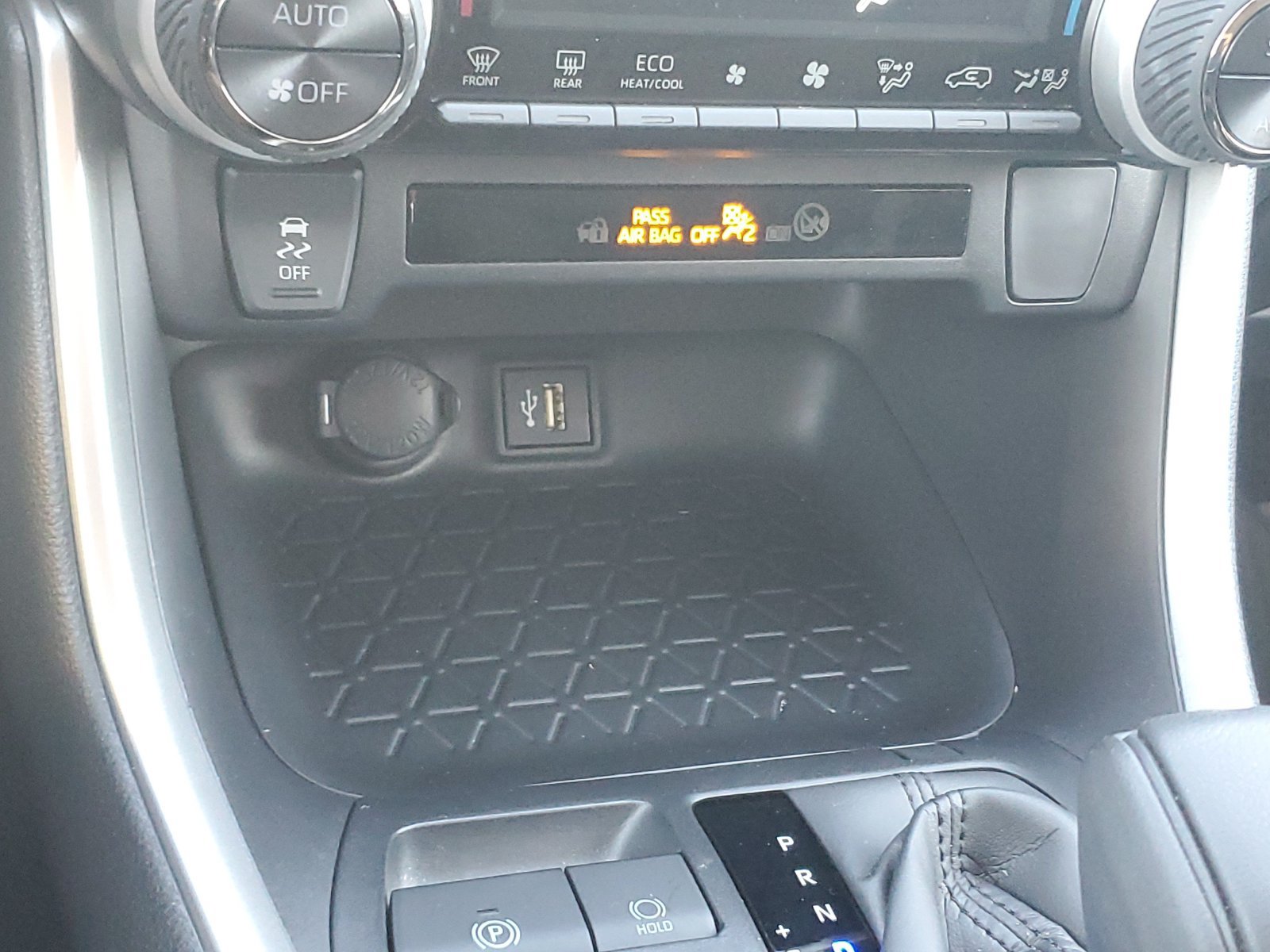 Used 2025 Toyota RAV4 LE AWD/4WD image 29