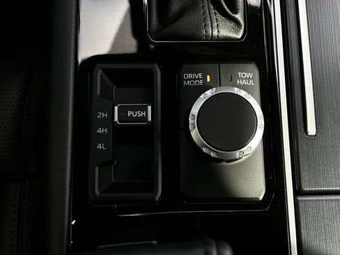 Used 2024 Toyota Tundra Platinum AWD/4WD image 25