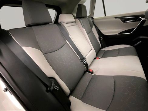 Used 2021 Toyota RAV4 XLE w/ Convenience Package FWD image 21