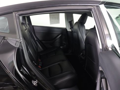 Used 2021 Tesla Model 3 Standard Range Plus image 30