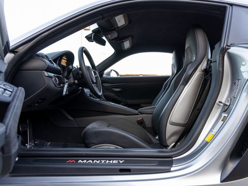 Certified 2025 Porsche 718 Cayman GT4 RS image 34