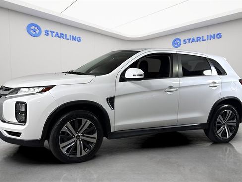 Used 2021 Mitsubishi Outlander Sport SE image 3