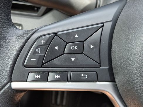 Used 2024 Nissan Altima 2.5 SV FWD image 21