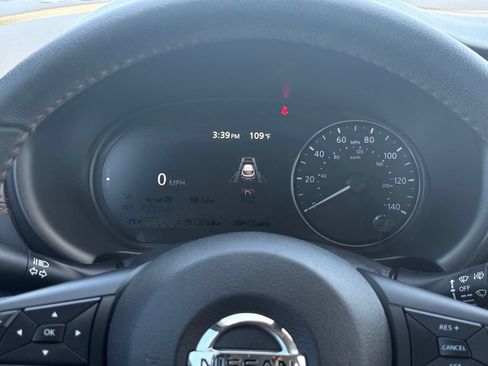 Used 2021 Nissan Kicks SR w/ SR Premium Package FWD image 15