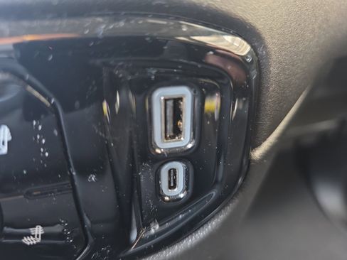 Used 2024 Chevrolet Silverado 1500 LT AWD/4WD image 19