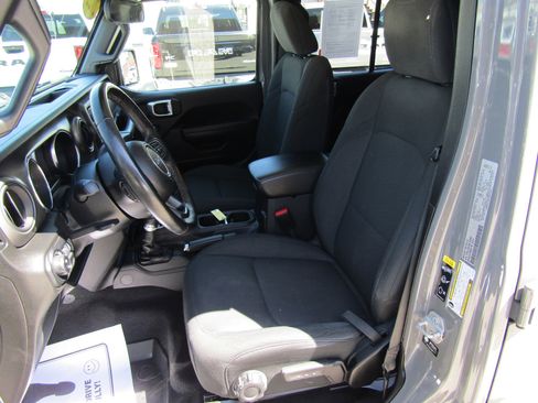 Used 2022 Jeep Gladiator Sport AWD/4WD image 16