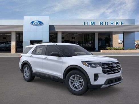 New 2026 Ford Explorer Active RWD image 7