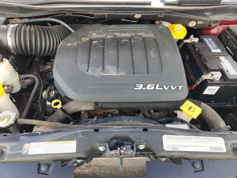 Used 2019 Dodge Grand Caravan SE FWD image 32