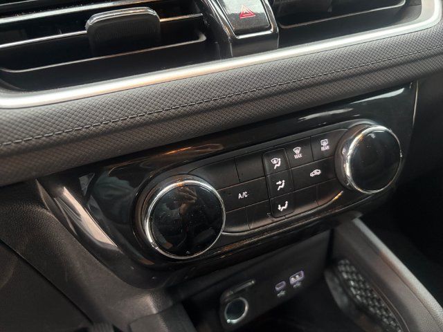Used 2024 Chevrolet TrailBlazer LT FWD image 39