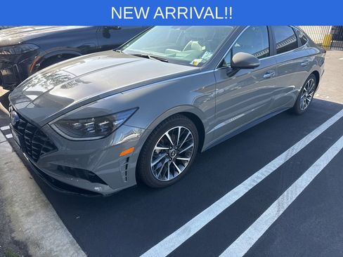 Used 2022 Hyundai Sonata Limited w/ Cargo Package FWD image 2