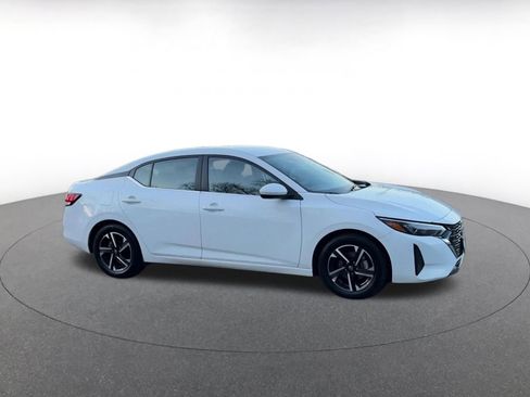 Used 2025 Nissan Sentra SV image 2