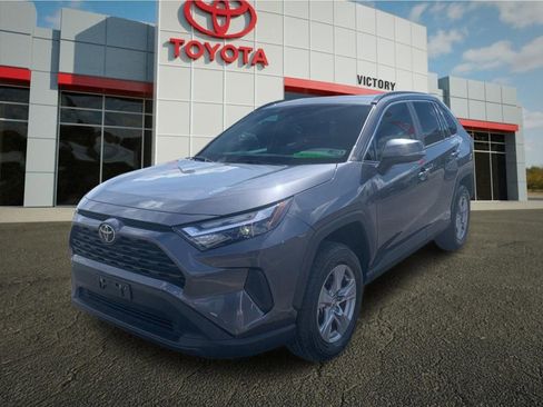 Used 2025 Toyota RAV4 XLE AWD/4WD image 7