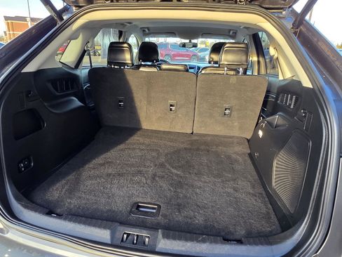 Used 2018 Ford Edge Titanium w/ Technology Package image 32