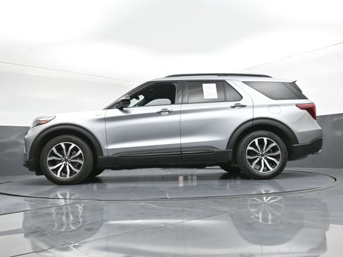Used 2023 Ford Explorer ST-Line w/ Class IV Trailer Tow Package image 26
