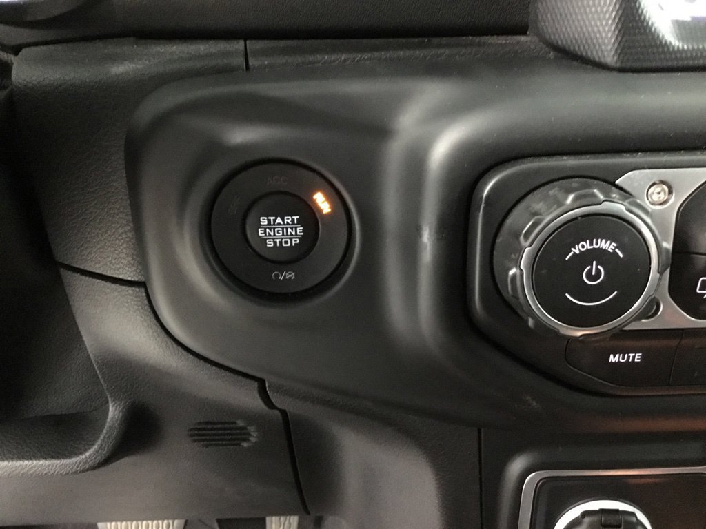 Used 2018 Jeep Wrangler Unlimited Sahara AWD/4WD image 21