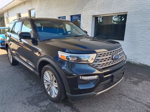 Used 2023 Ford Explorer Limited w/ Limited Technology Package AWD/4WD image 2