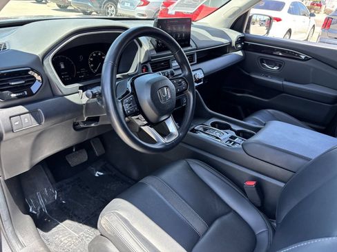 Certified 2025 Honda Pilot EX-L image 16