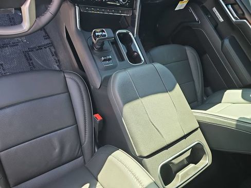 Used 2026 GMC Sierra 1500 Denali w/ Denali Reserve Package AWD/4WD image 25