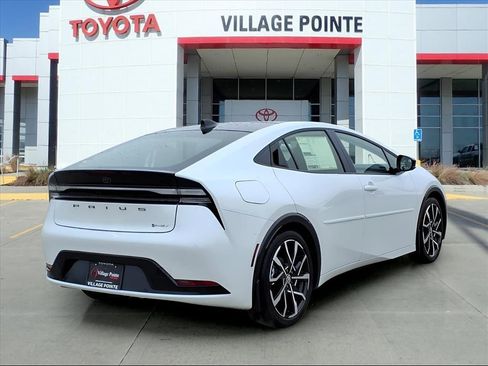 New 2026 Toyota Prius Plug-In Hybrid image 5