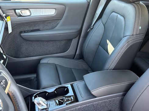New 2026 Volvo XC40 B5 Ultra w/ Climate Package image 20