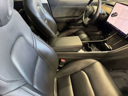 Used 2018 Tesla Model 3 Mid Range image 6