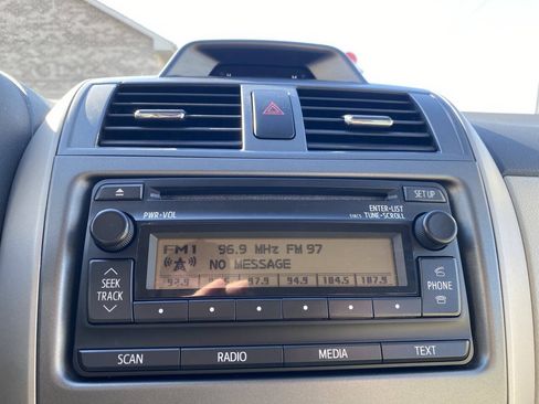 Used 2012 Toyota Corolla LE FWD image 28