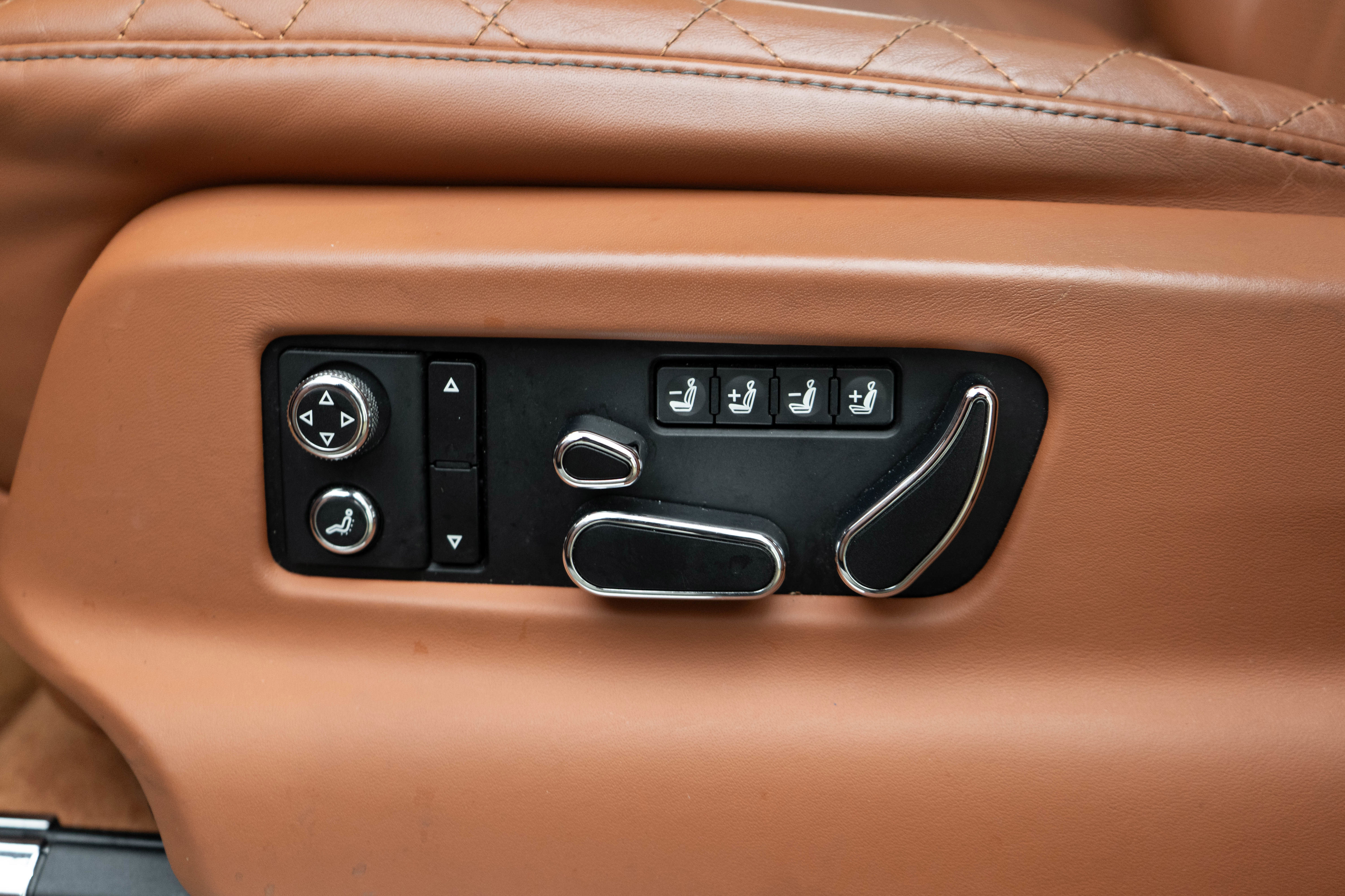 Used 2017 Bentley Bentayga AWD/4WD image 14