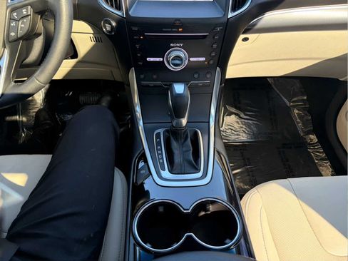 Used 2018 Ford Edge Titanium w/ Equipment Group 301A image 19