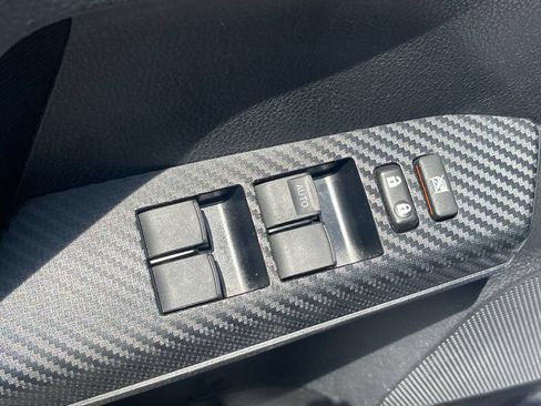 Used 2015 Toyota RAV4 XLE AWD/4WD image 13