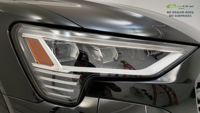 Used 2024 Audi Q8 e-tron Premium AWD/4WD image 24