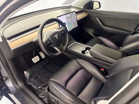 Used 2022 Tesla Model Y Performance AWD/4WD image 9