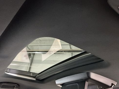 Used 2021 Honda Pilot Black Edition image 7