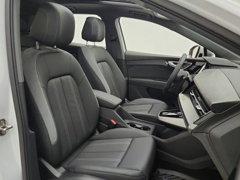 Used 2025 Audi Q4 e-tron Premium w/ Convenience Package image 19