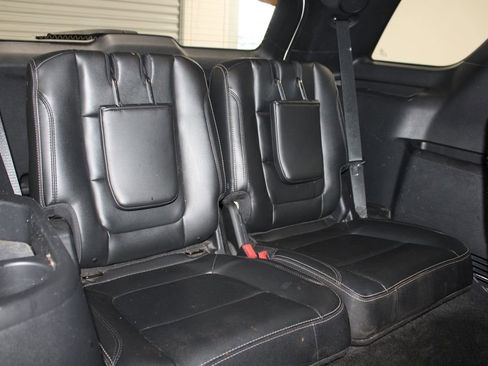 Used 2017 Ford Explorer Limited image 34