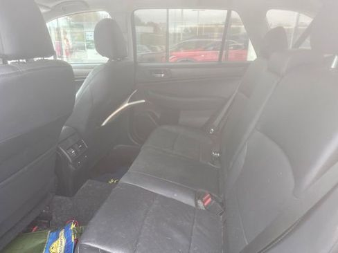 Used 2016 Subaru Outback 3.6R Limited AWD/4WD image 6