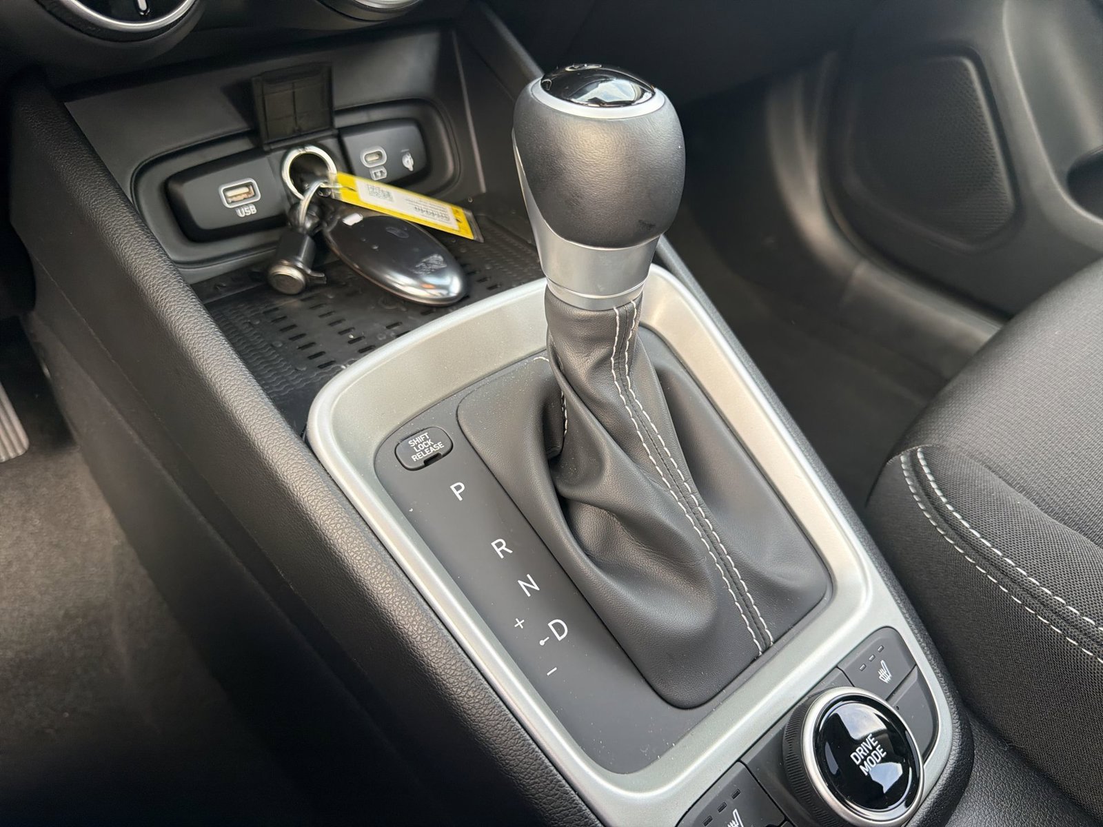 Certified 2026 Hyundai Venue SEL FWD image 22
